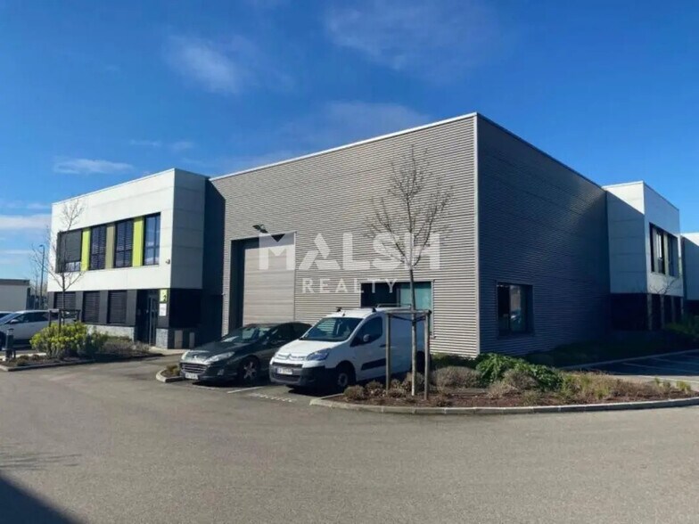 Flex in Vaulx-en-Velin for lease - Building Photo - Image 1 of 8