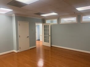 10135 Colvin Run Rd, Great Falls, VA for lease Building Photo- Image 1 of 7