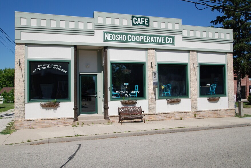 238 S Schuyler St, Neosho, WI 53059