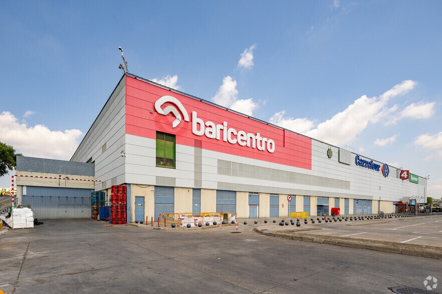 Retail in Barberà del Vallès, Barcelona for lease - Building Photo - Image 2 of 7