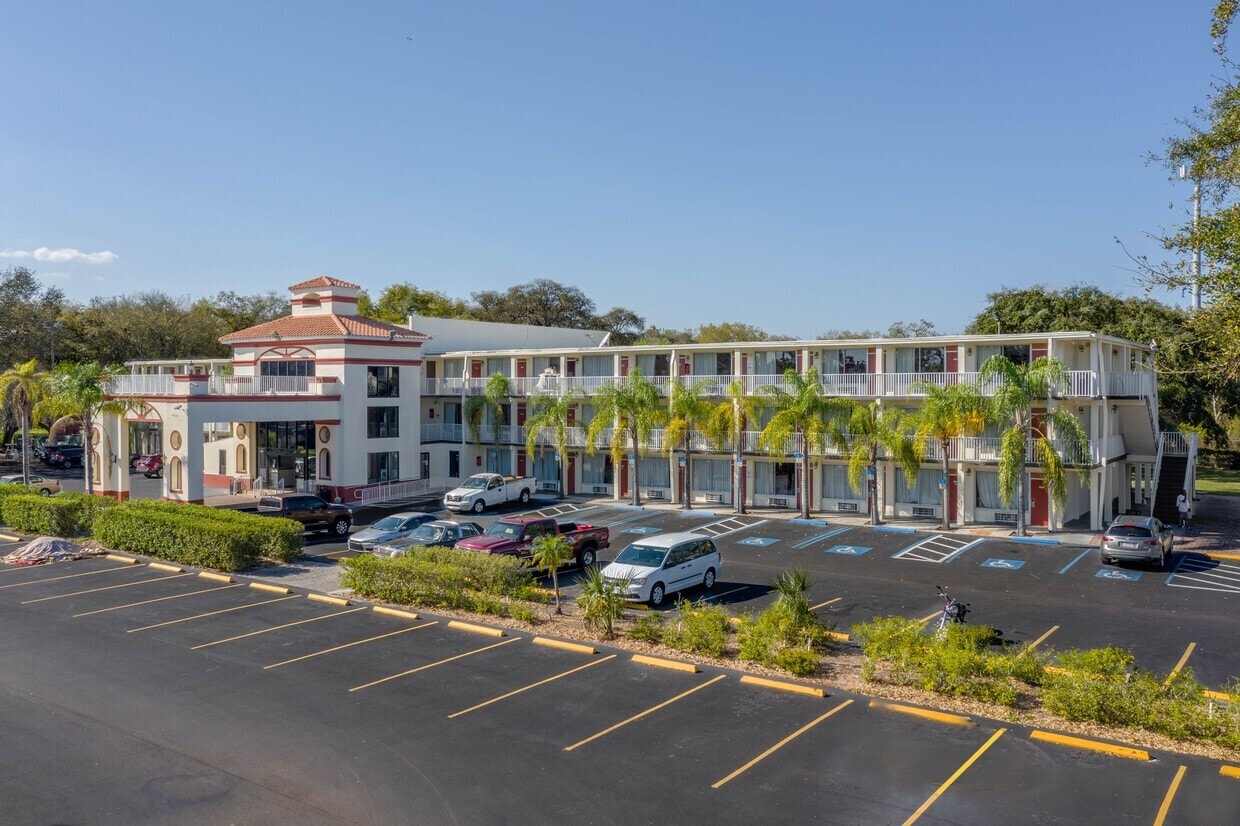 4311 W Vine St, Kissimmee, FL 34746