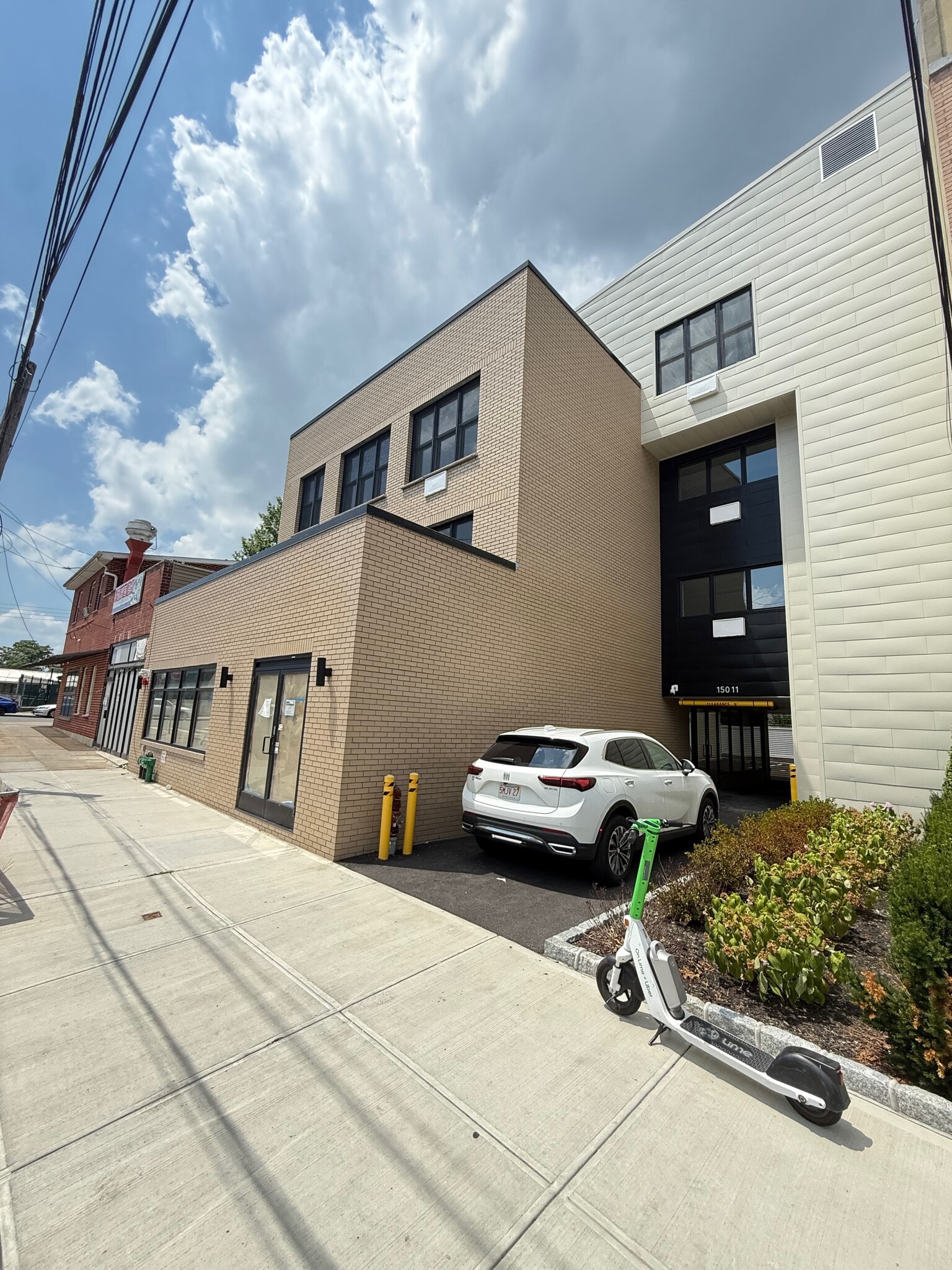 15007 41st Ave, Flushing, NY for lease Primary Photo- Image 1 of 8