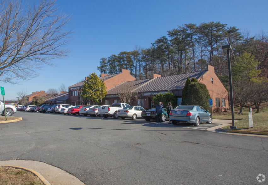 9253-9263 Old Keene Mill Rd, Burke, VA for lease - Primary Photo - Image 1 of 59