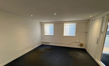 Jedburgh Ct, Gateshead for lease Interior Photo- Image 2 of 8