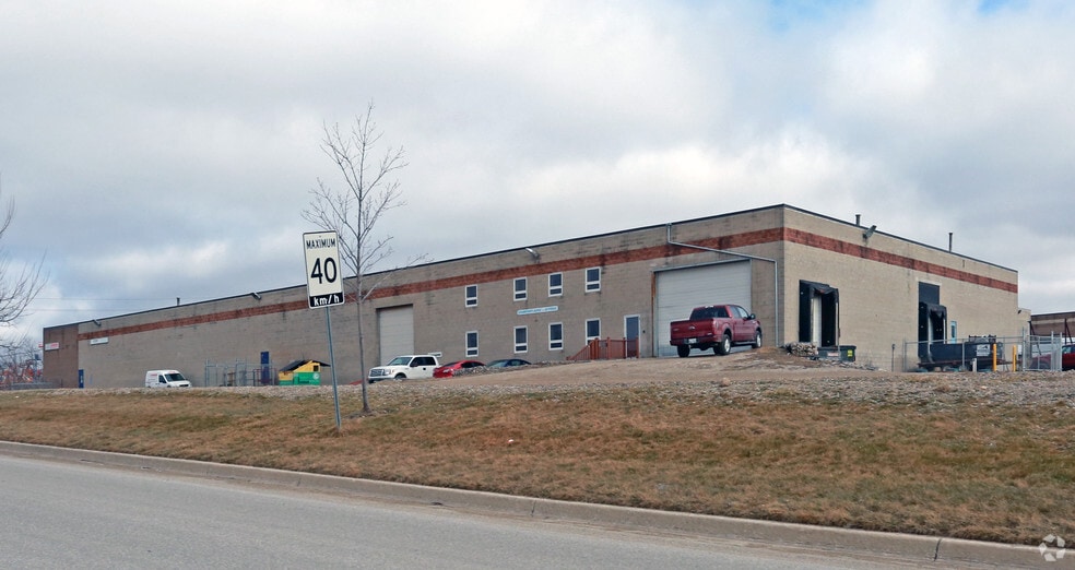11 Nicholas Beaver Rd, Puslinch, ON for lease - Building Photo - Image 2 of 5