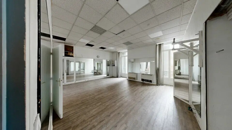 Retail in Nice for sale Interior Photo- Image 1 of 7