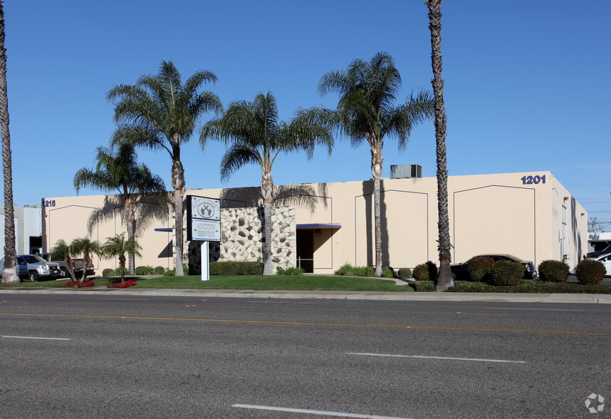 1201-1215 W Katella Ave, Orange, CA for sale - Primary Photo - Image 1 of 1