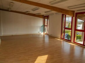 Office in Bouffémont for lease Interior Photo- Image 2 of 4