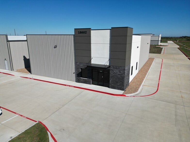 18624 Kermier Rd, Hockley, TX for sale - Building Photo - Image 1 of 5