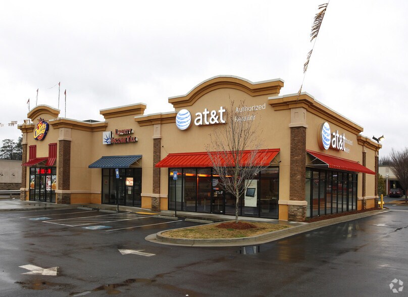 570 Thornton Rd, Lithia Springs, GA for lease - Primary Photo - Image 1 of 7