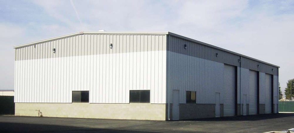 7022-7026 W Pershing Ct, Visalia, CA for lease - Building Photo - Image 3 of 9