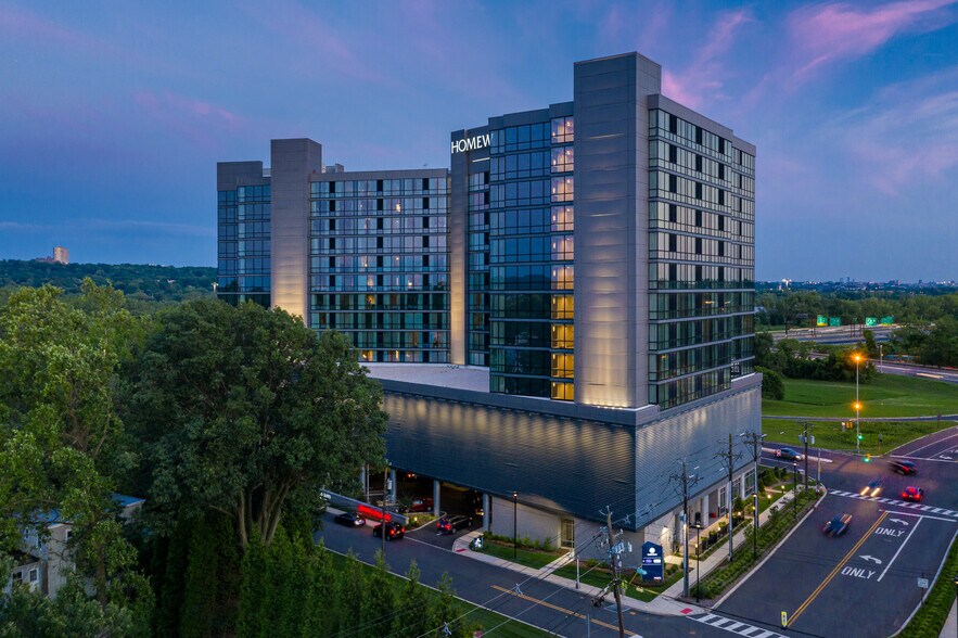 300500 Frank W Burr Blvd, Teaneck, NJ 07666 Glenpointe