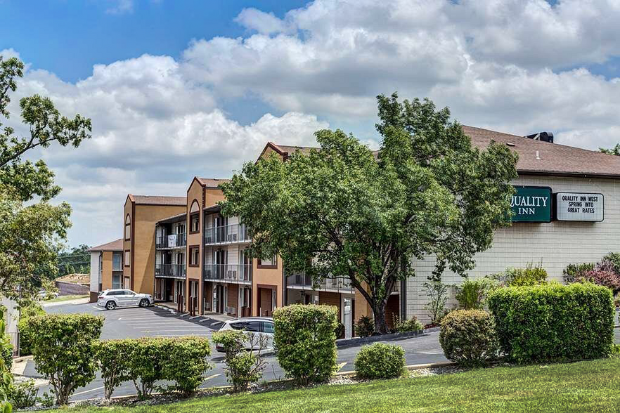 3601 Shepherd of the Hills Expy, Branson, MO for sale - Building Photo - Image 1 of 1
