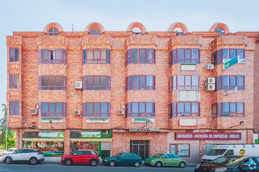 Calle del Doctor Miguel de Aguado, 10, Fuenlabrada, Madrid for lease - Building Photo - Image 2 of 3