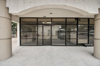 10019 Main St, Houston, TX for lease Interior Photo- Image 1 of 15