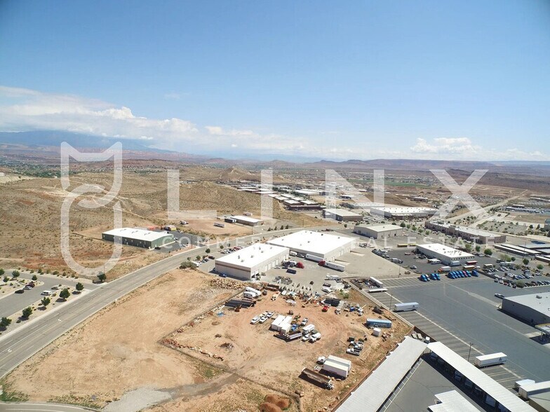 1076 E Commerce St, Saint George, UT for lease - Building Photo - Image 3 of 6