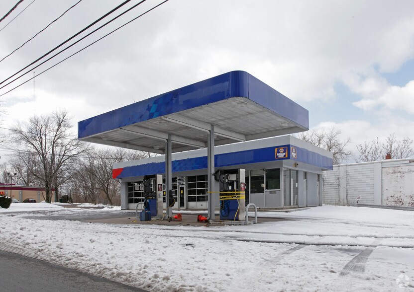 919 Blue Hills Ave, Bloomfield, CT for sale - Primary Photo - Image 1 of 1