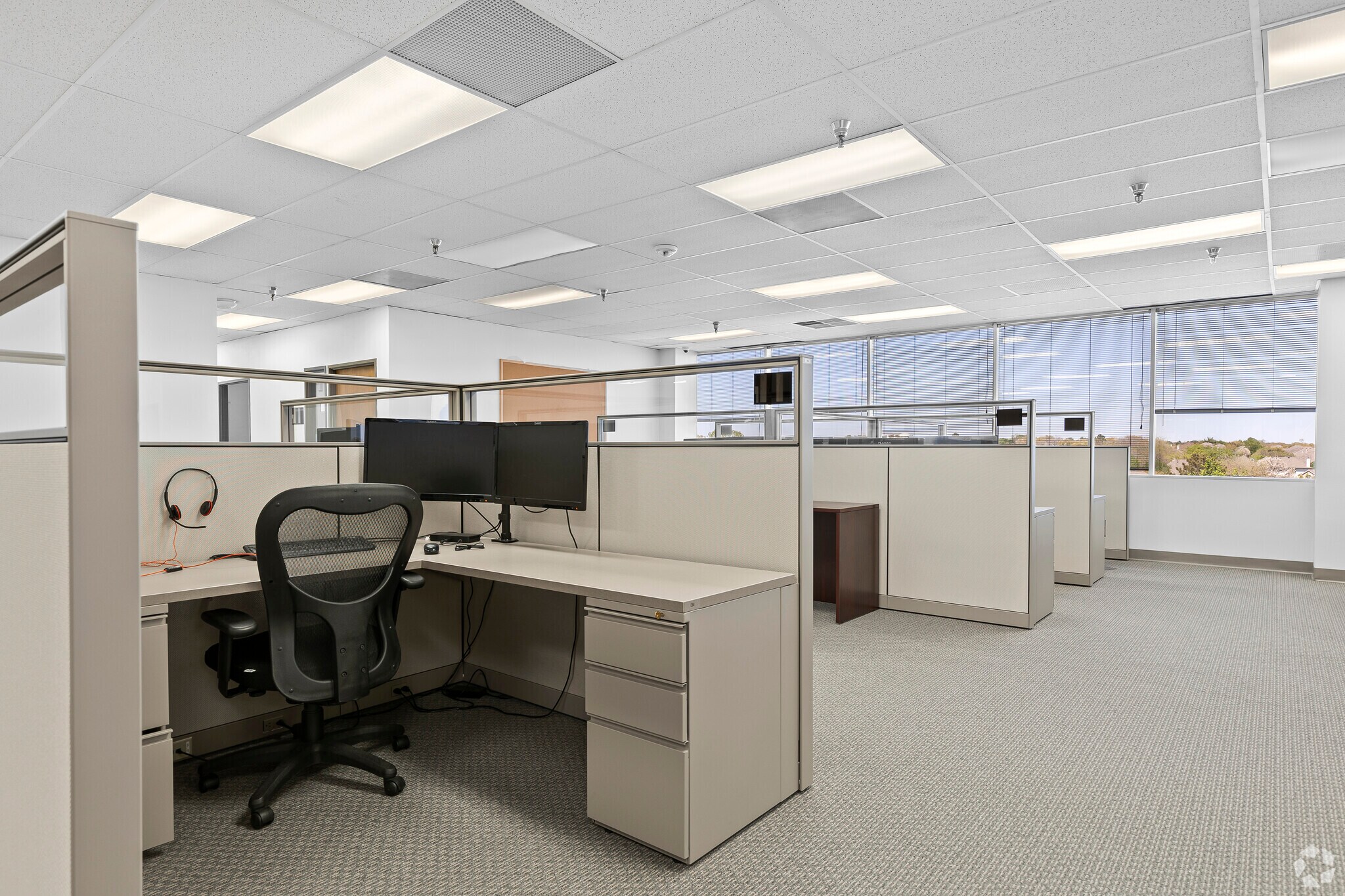 4001 Airport Fwy, Bedford, TX 76021 - DFW West | LoopNet - 4001 Airport Freeway Suite 300 Bedford Tx 76021