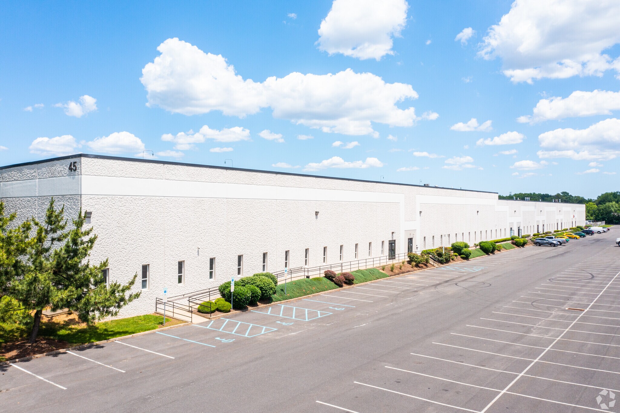 45 Runway Rd, Levittown, PA for lease Primary Photo- Image 1 of 12