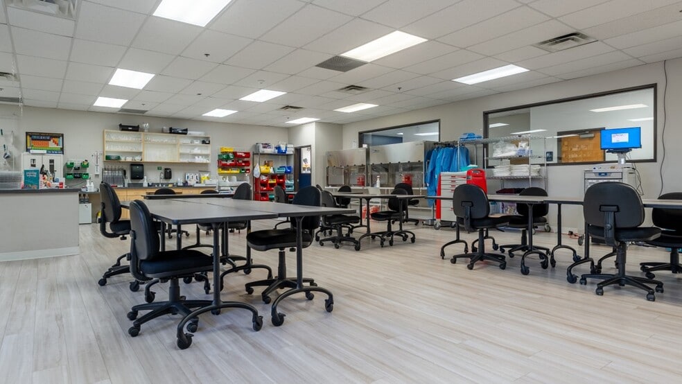 163 N Dobson Rd, Mesa, AZ for sale - Interior Photo - Image 2 of 7