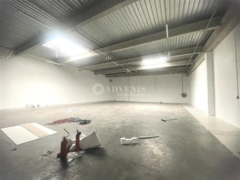 Flex in Le Bourget for lease - Interior Photo - Image 3 of 9