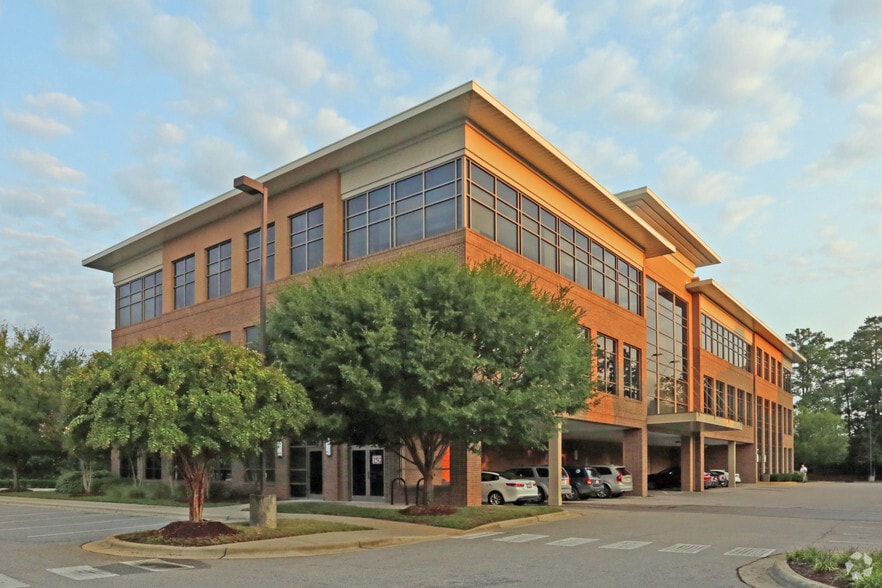 7200 Creedmoor Rd, Raleigh, NC for lease - Primary Photo - Image 1 of 23
