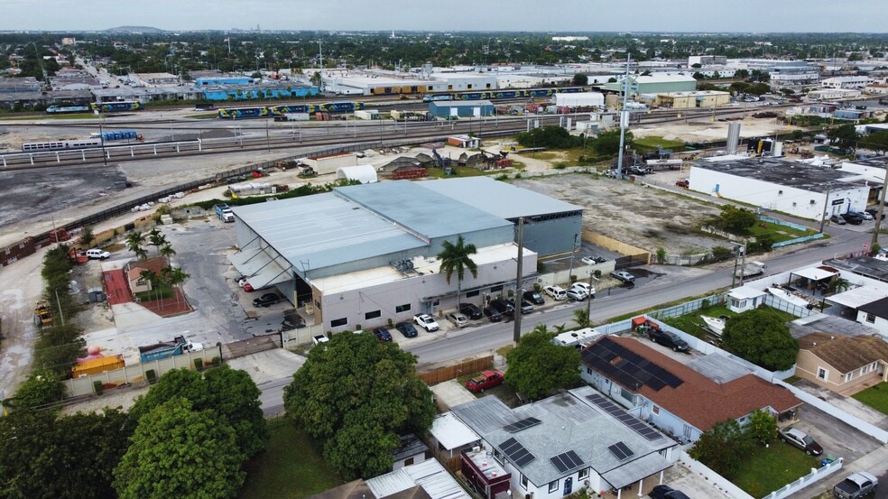 8600 NW 36th Ave, Miami, FL for lease - Building Photo - Image 3 of 21