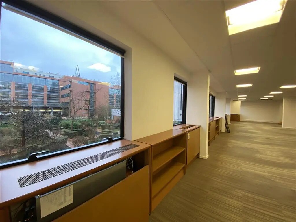 Office in Ivry-sur-Seine for lease Building Photo- Image 1 of 10