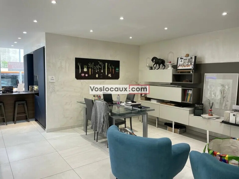 Retail in Saint-Laurent-du-Var for lease - Interior Photo - Image 3 of 6