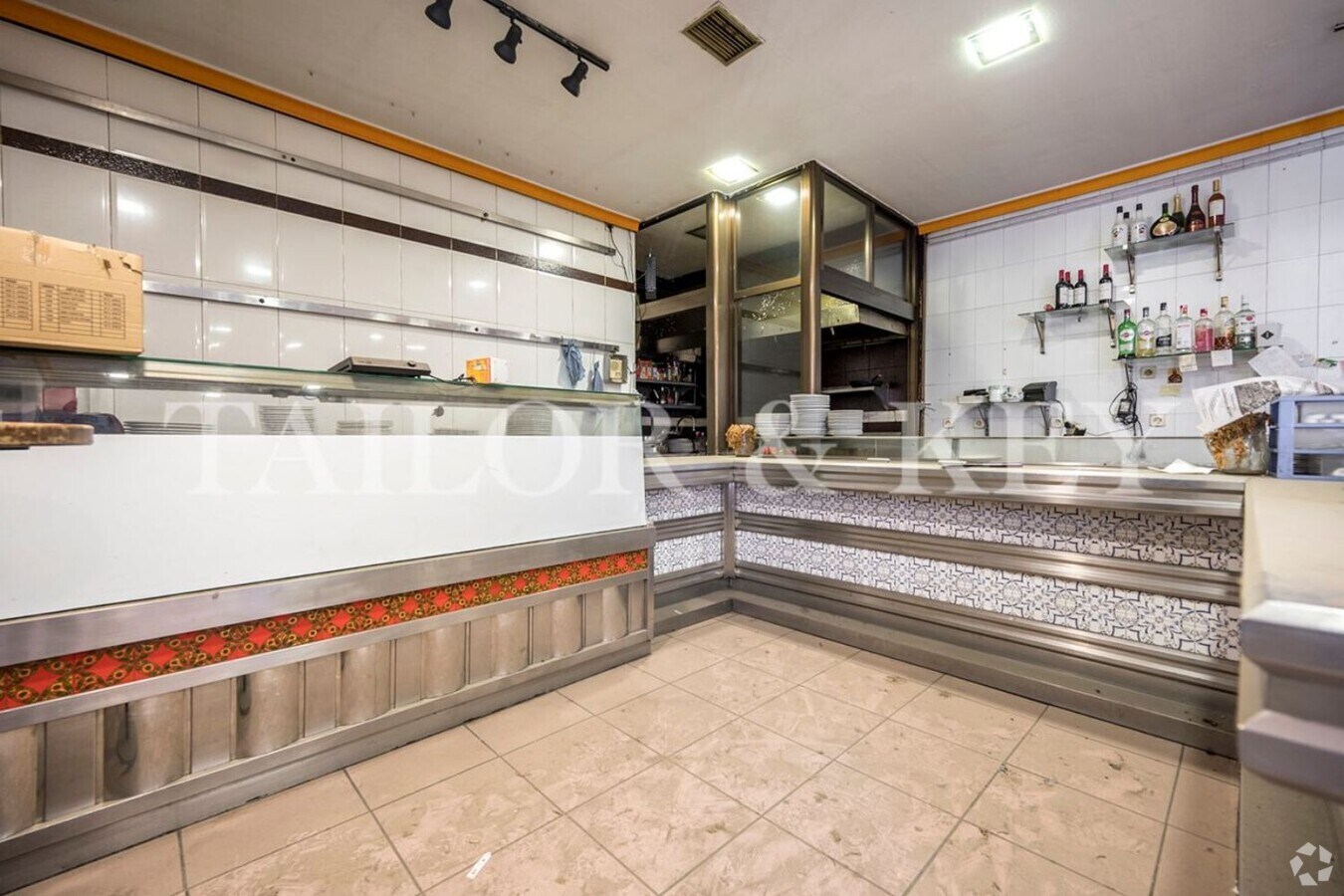 Madrid, MAD 28020 - - - Interior Photo - Image 1 of 29