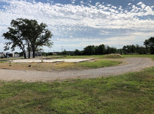 702 N Maple St, Garnett, KS for sale Primary Photo- Image 1 of 1
