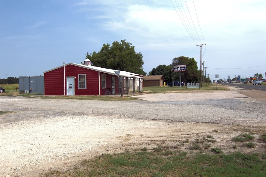 138 S Vw Goodwin Blvd, Marquez, TX for sale - Primary Photo - Image 1 of 1