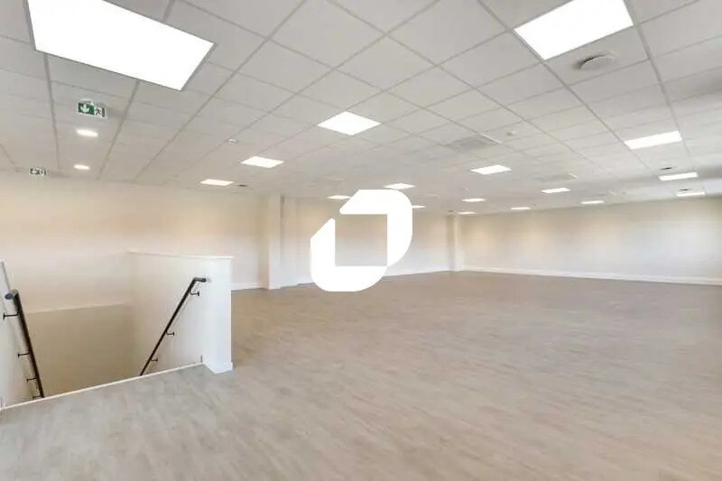 Office in SAINT-OUEN-L'AUMONE for lease - Interior Photo - Image 3 of 20