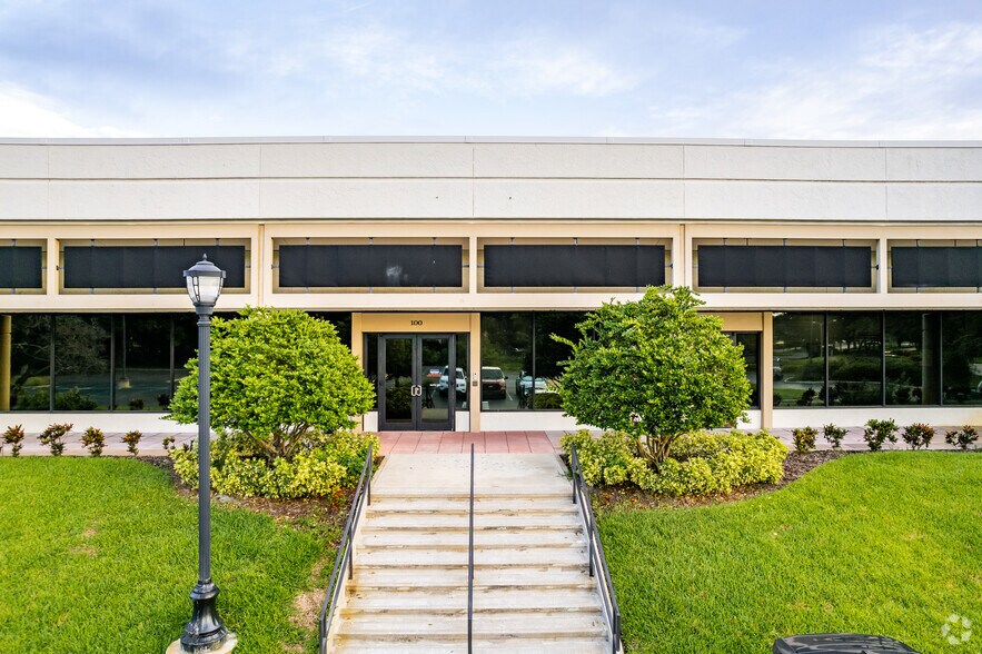 410 Park Place Blvd, Clearwater, FL for lease - Building Photo - Image 3 of 7
