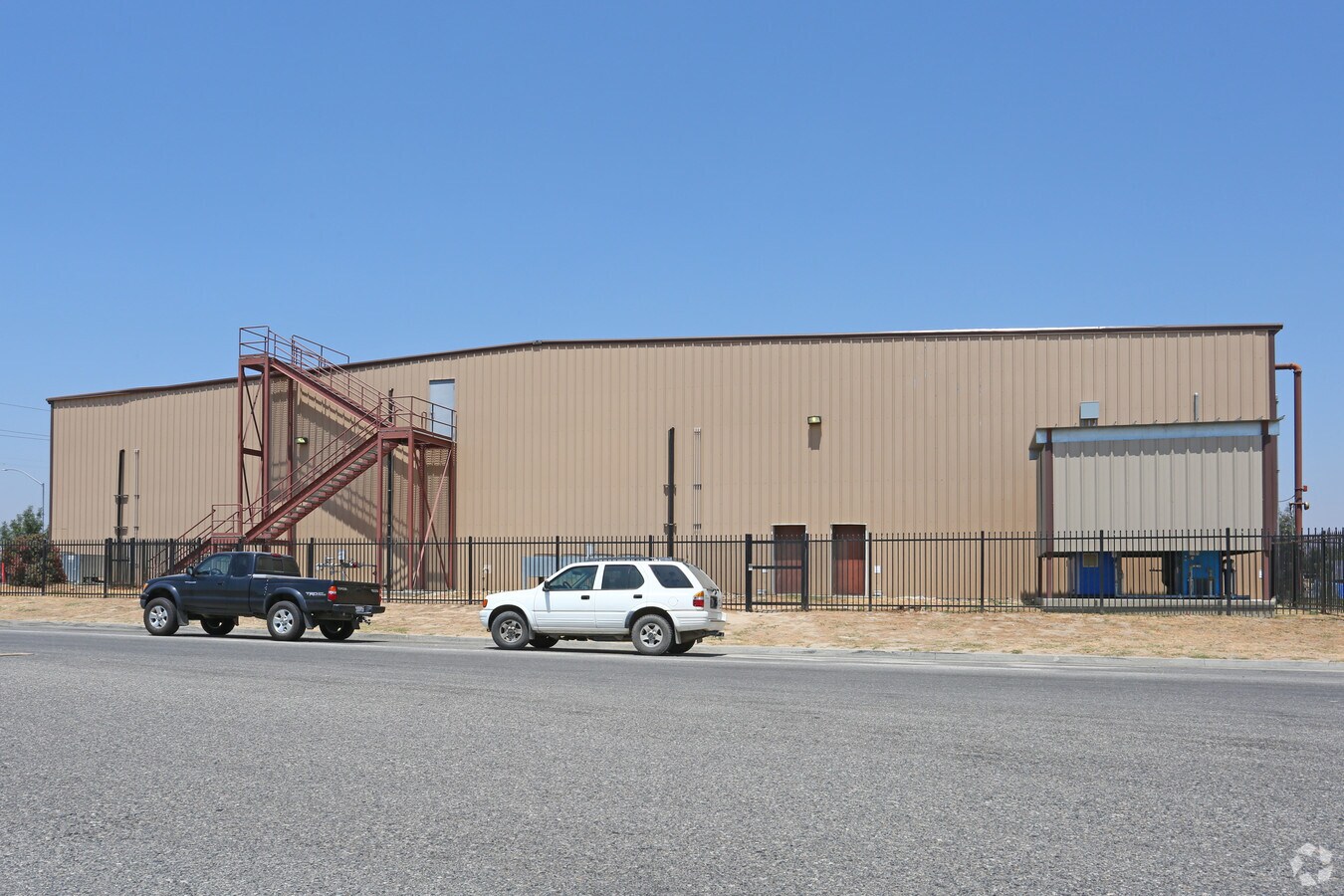 2350 Academy Ave, Sanger, CA 93657