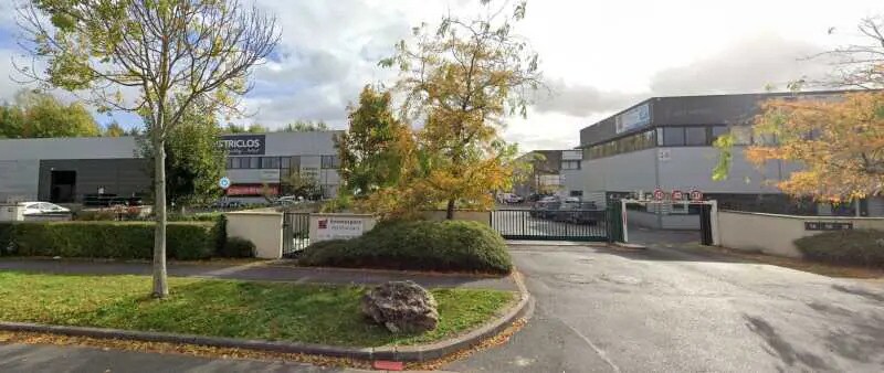 Flex in Montévrain for lease Building Photo- Image 1 of 3