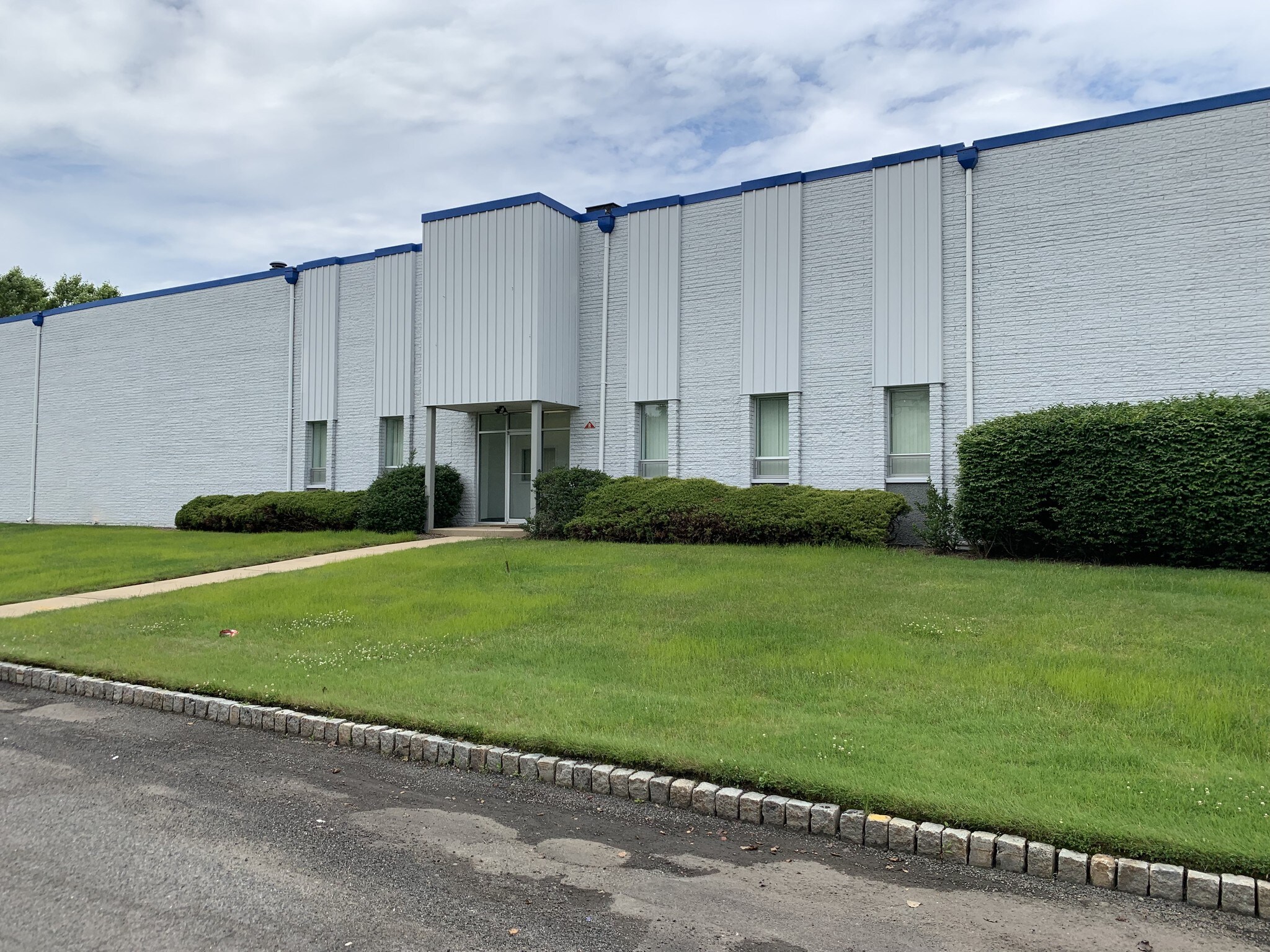 320 Fairfield Rd, Fairfield, NJ for sale Primary Photo- Image 1 of 1