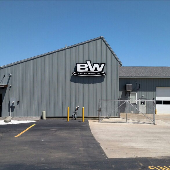 3706 Mill Creek Dr NE, Comstock Park, MI for sale - Building Photo - Image 1 of 1