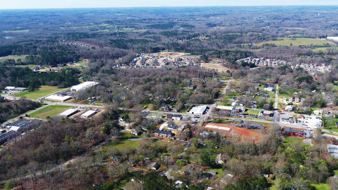 8422 Pendergrass Rd, Hoschton, GA 30548 12+ acres for development