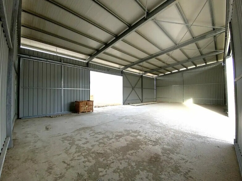 Industrial in La Roquette-sur-Siagne for lease - Interior Photo - Image 1 of 4