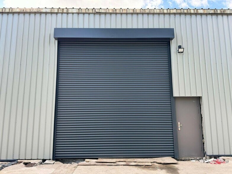 Magpie Grv, Tonypandy for lease - Building Photo - Image 3 of 3