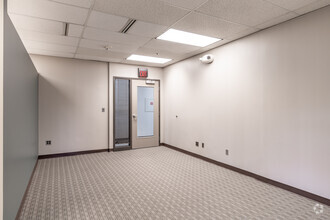 4-6 Parklane Blvd, Dearborn, MI for lease Interior Photo- Image 2 of 5