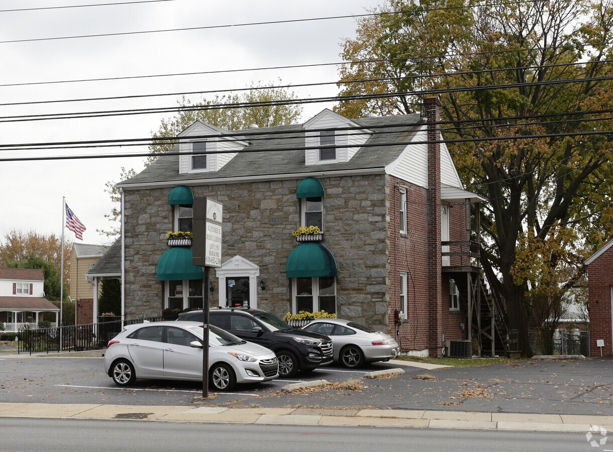 1112 Macdade Blvd, Woodlyn, PA 19094