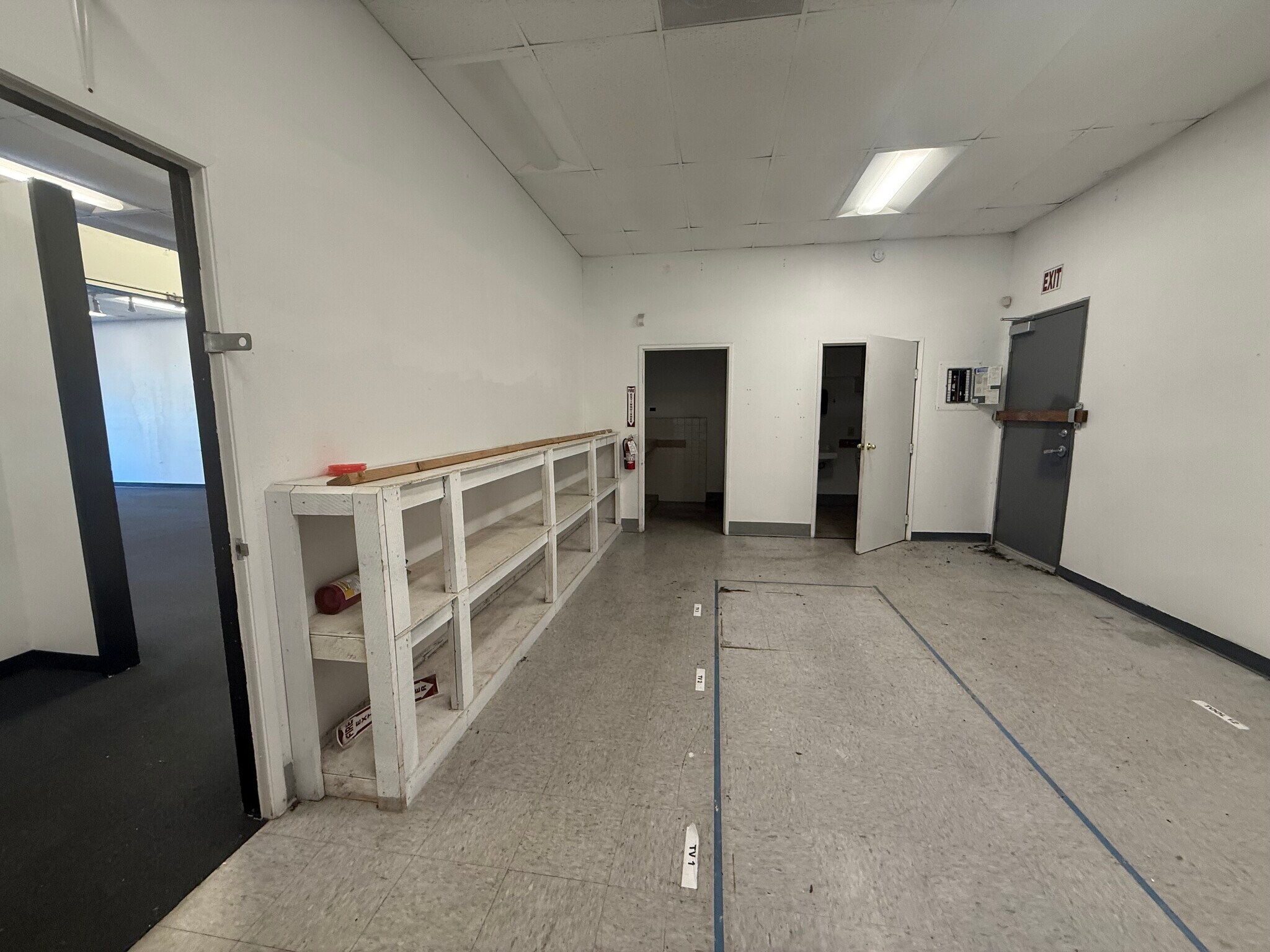 13185 SW Pacific Hwy, Tigard, OR for lease Interior Photo- Image 1 of 10
