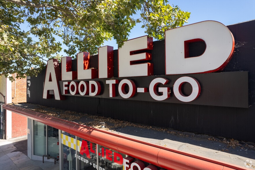 1060 E Colorado Blvd, Pasadena, CA for lease - Building Photo - Image 2 of 20