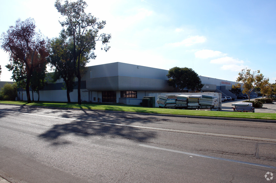 9455 Cabot Dr, San Diego, CA for lease - Building Photo - Image 1 of 8