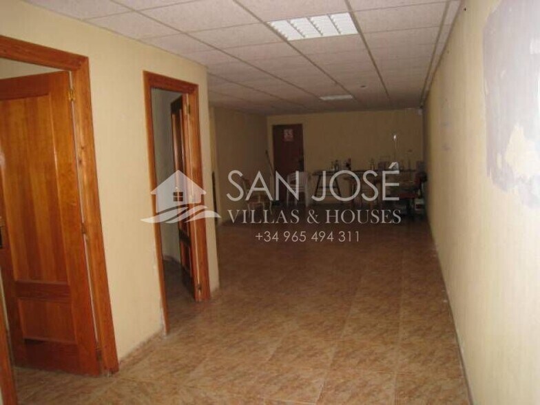 Industrial in Aspe for lease - Building Photo - Image 2 of 14