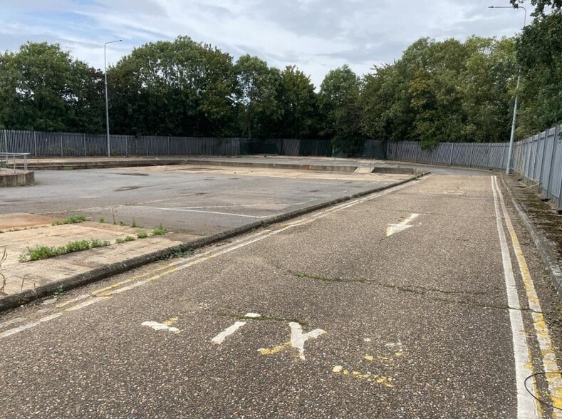 Hatfield Park, Hatfield for lease - Building Photo - Image 2 of 2