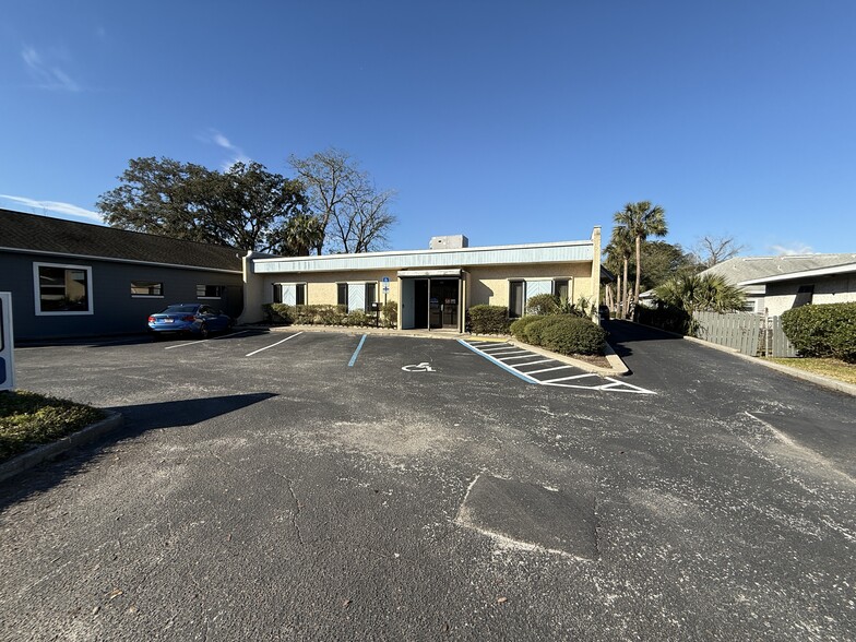 911 S 8th St, Fernandina Beach, FL for lease - Building Photo - Image 1 of 19