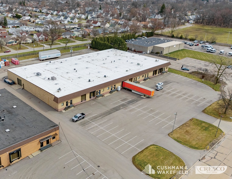 4310-4340 Cranwood Pky, Warrensville Heights, OH for lease - Building Photo - Image 1 of 5